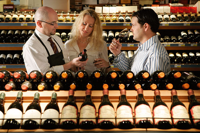 Как правильно выбрать вино в магазине?
